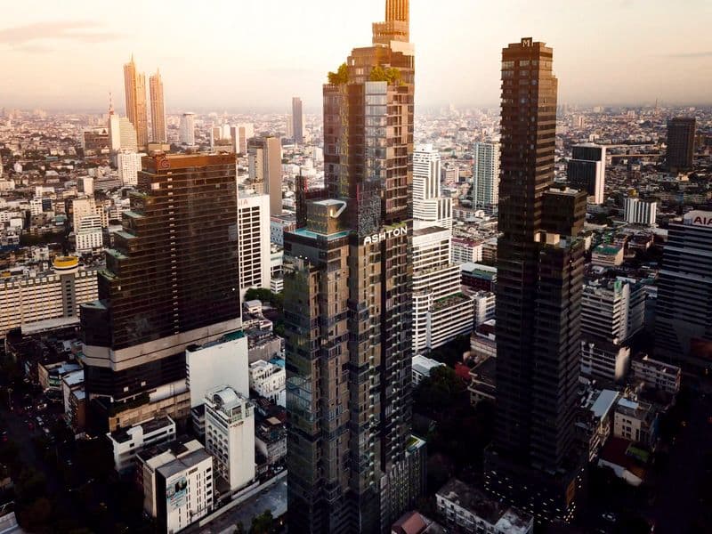 Ashton_Silom_exterior_1-1