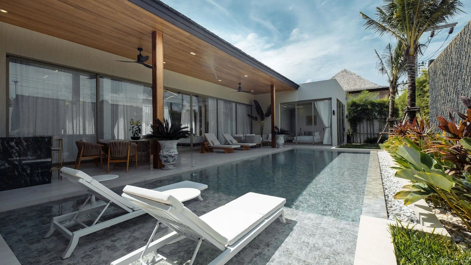 Layan_Lucky_Villas_exterior_1