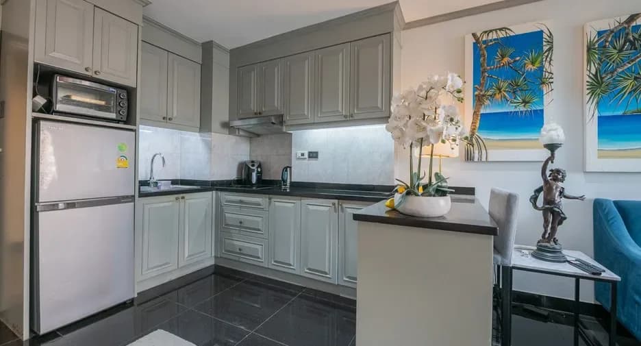 One Bedroom (66 m²)