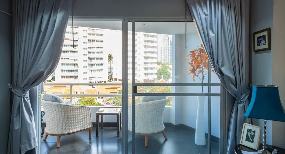 One Bedroom (66 m²)