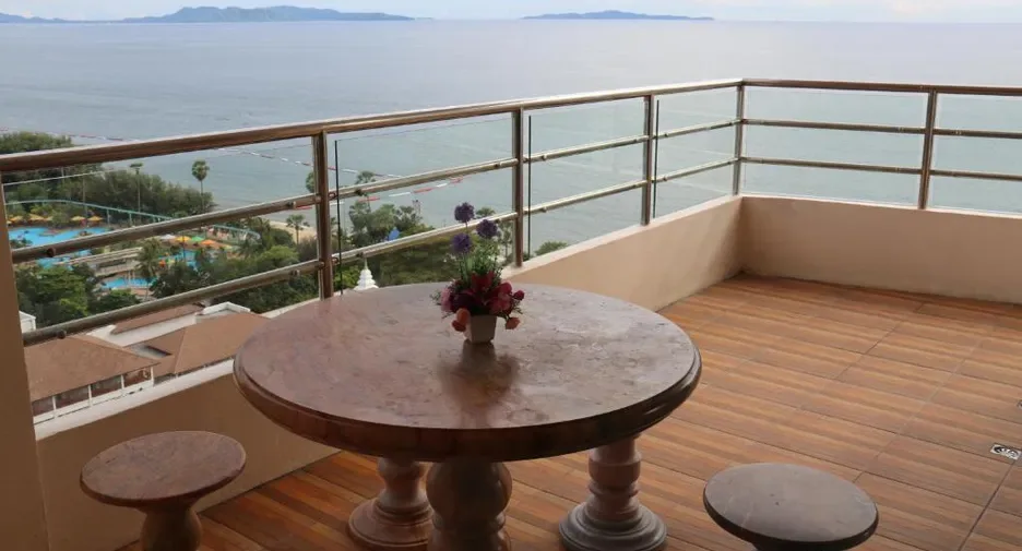 One Bedroom (50 m²)