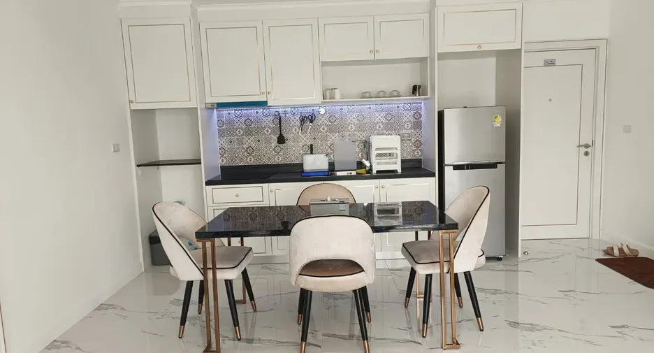 Two Bedroom (62 m²)
