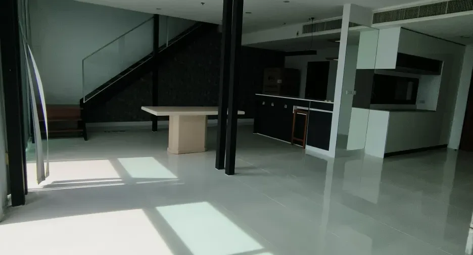 Three Bedroom (168 m²)