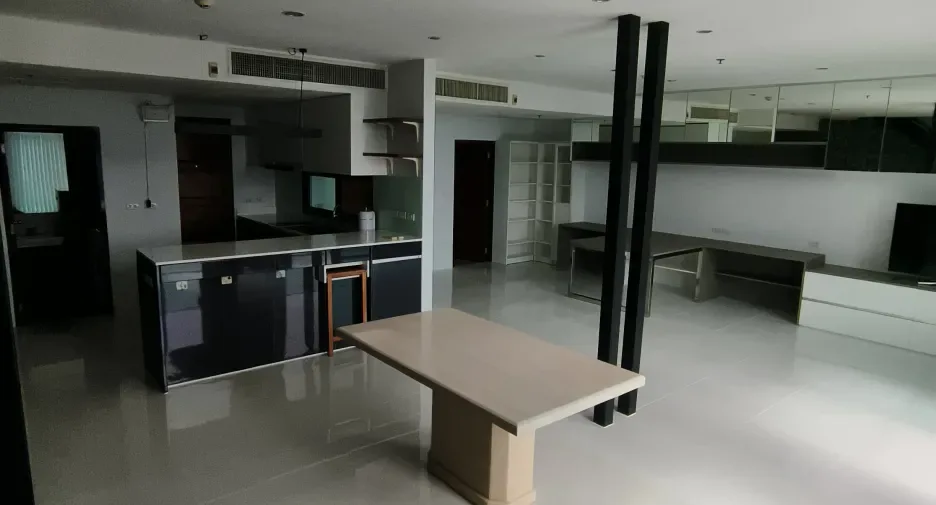 Three Bedroom (168 m²)