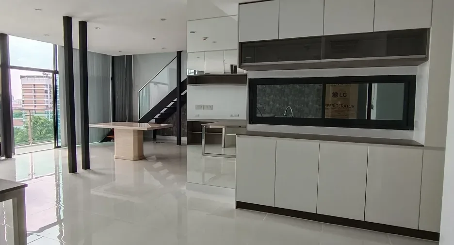 Three Bedroom (168 m²)