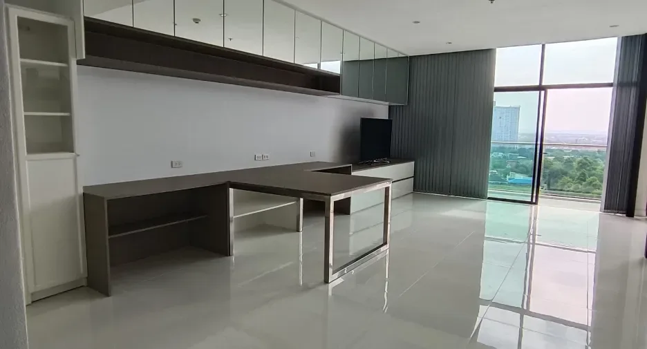 Three Bedroom (168 m²)