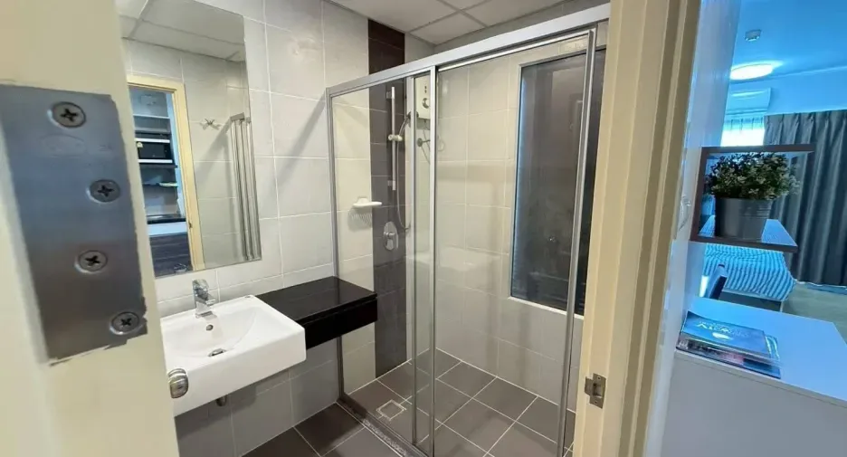 One Bedroom (31 m²)