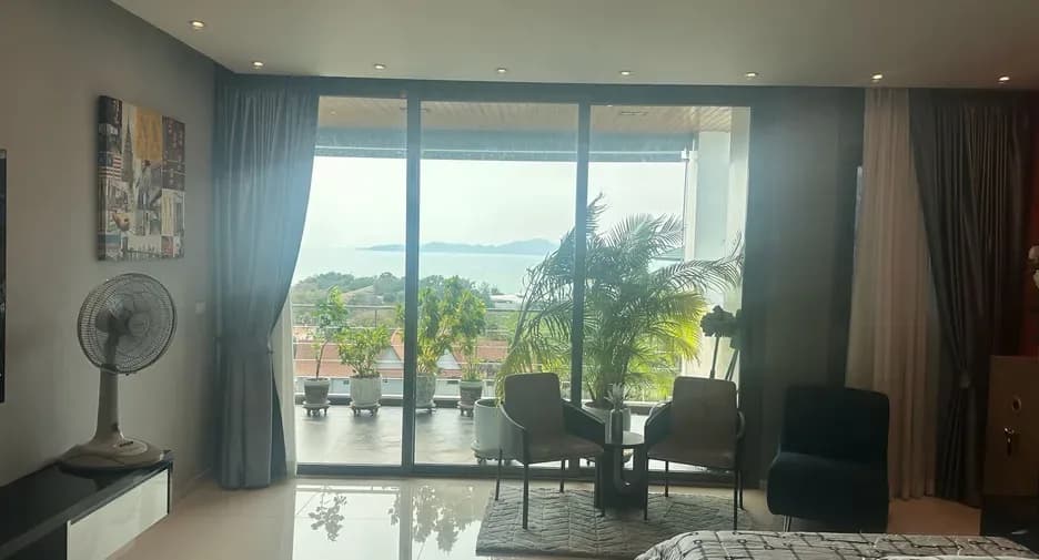 One Bedroom (120 m²)