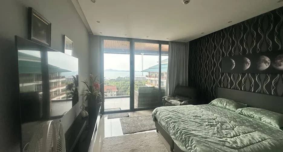 One Bedroom (120 m²)