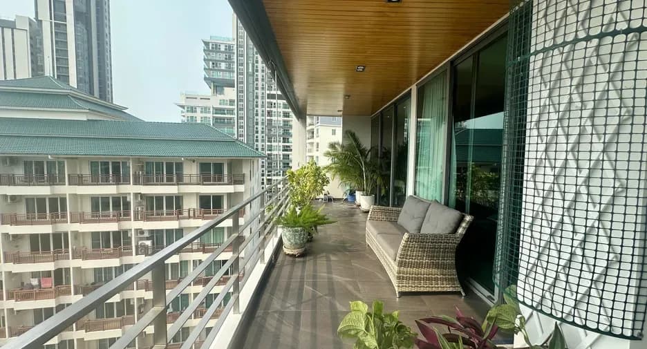 One Bedroom (120 m²)