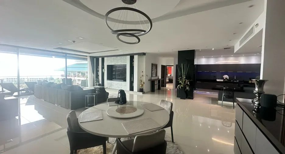 One Bedroom (120 m²)