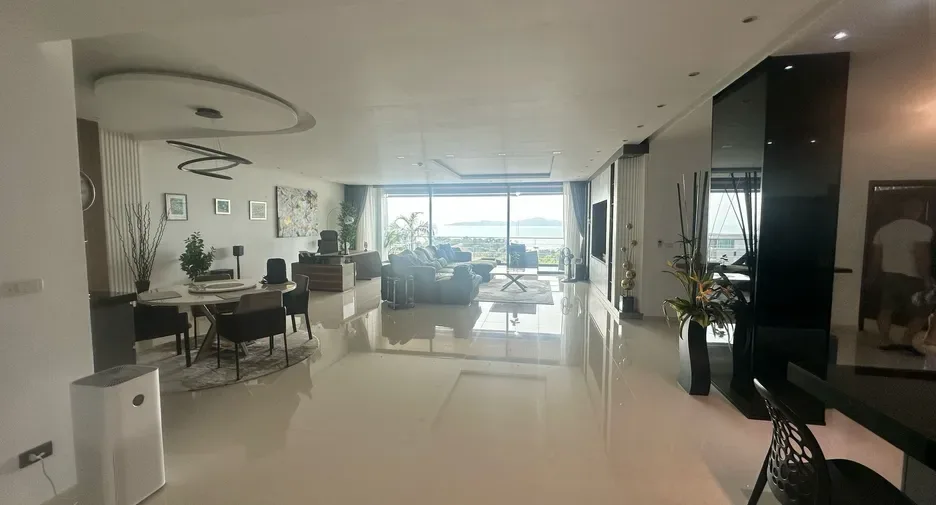 One Bedroom (120 m²)