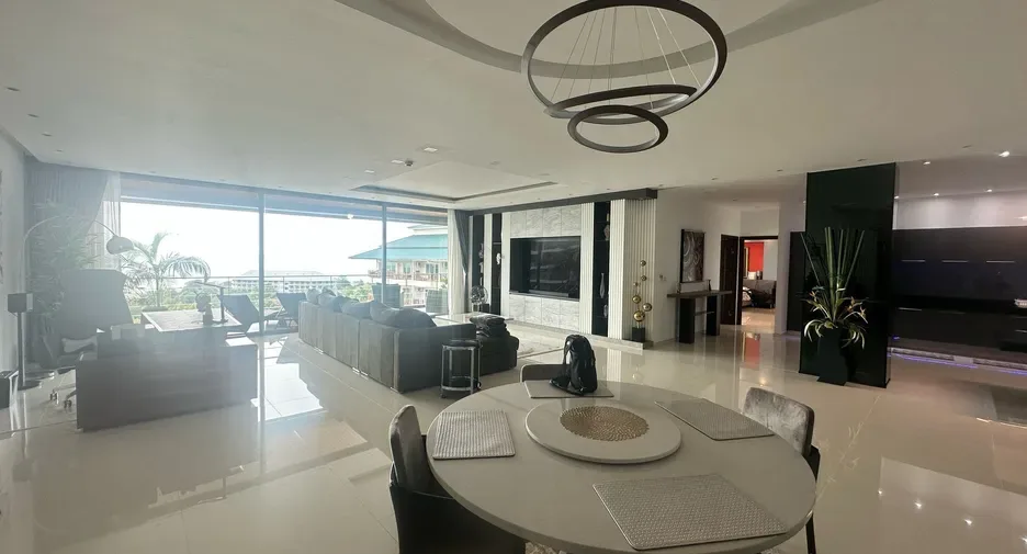 One Bedroom (120 m²)