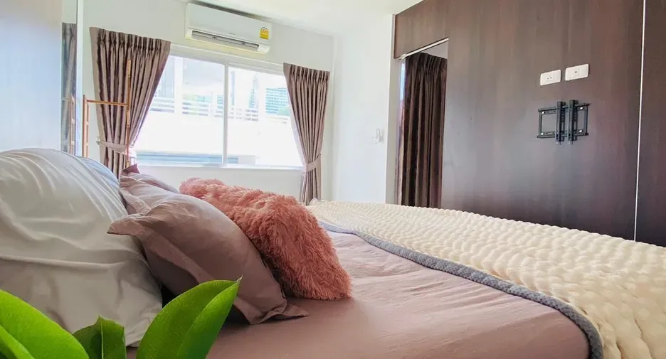 One Bedroom (32 m²)