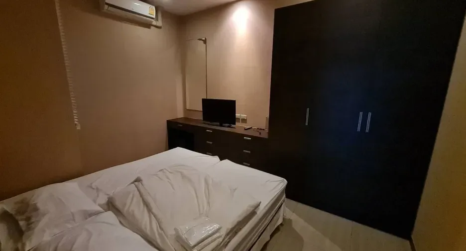 Three Bedroom (183 m²)