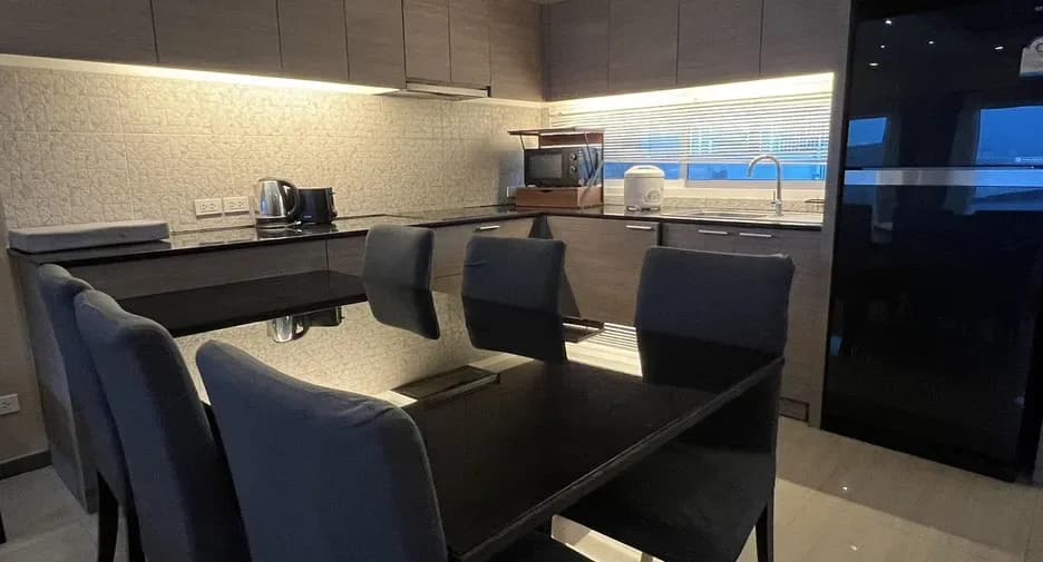 Three Bedroom (183 m²)