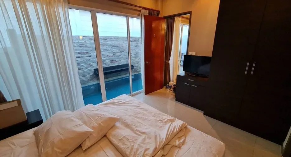 Three Bedroom (183 m²)