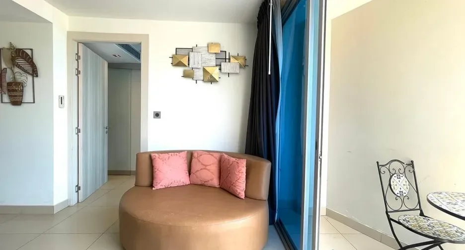 One Bedroom (55 m²)