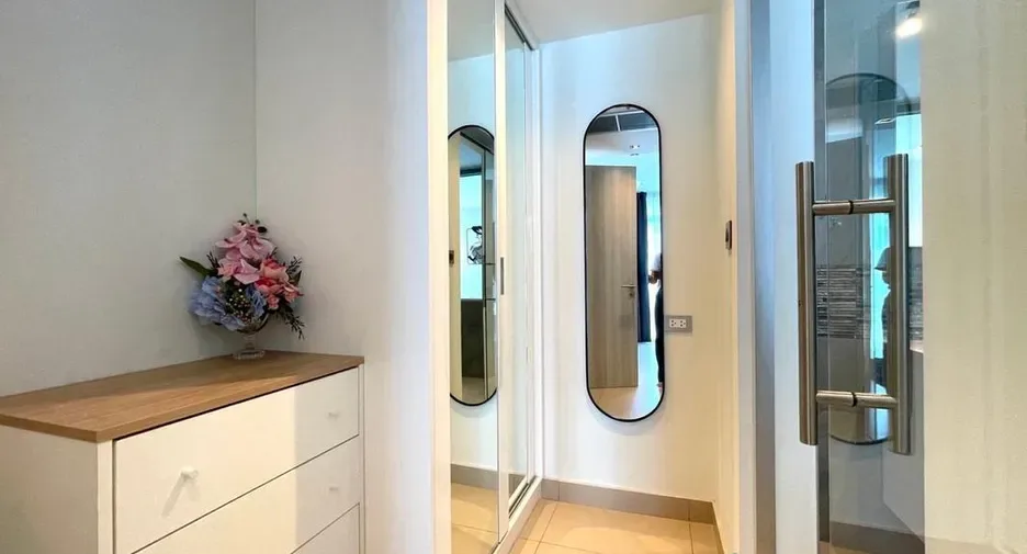 One Bedroom (55 m²)