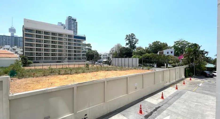 One Bedroom (55 m²)