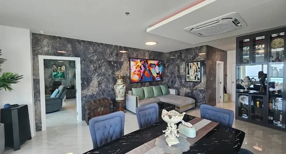 One Bedroom (121 m²)