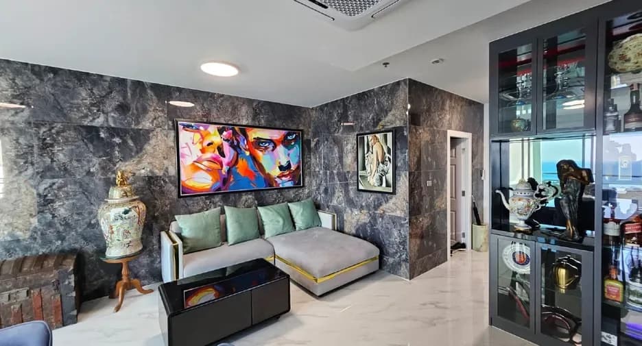 One Bedroom (121 m²)