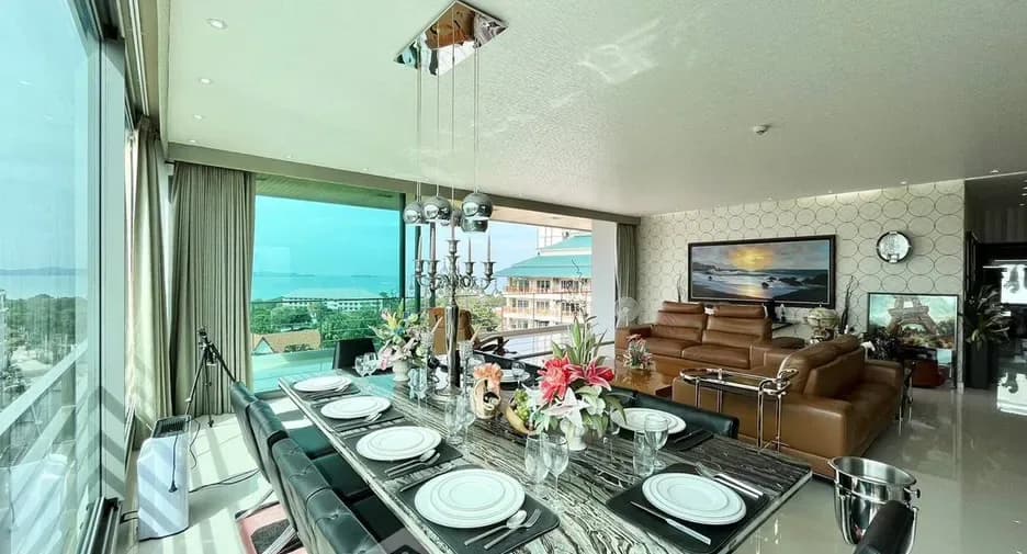Three Bedroom (243 m²)