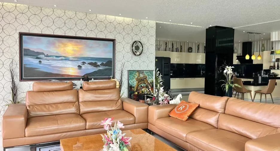Three Bedroom (243 m²)