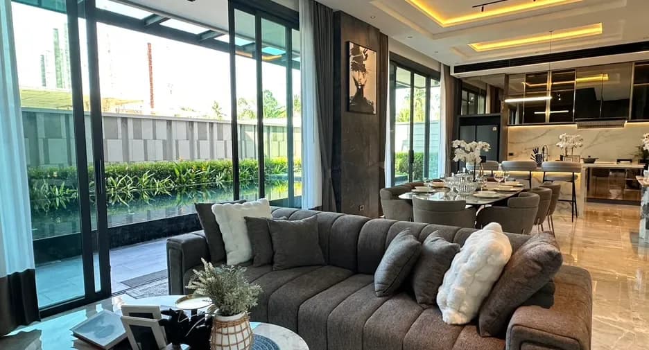 3 Bedroom (395 m²)