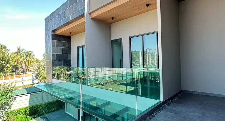 3 Bedroom (395 m²)
