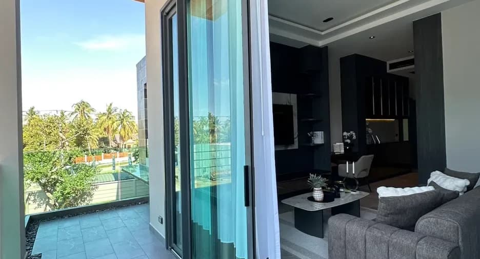 3 Bedroom (395 m²)