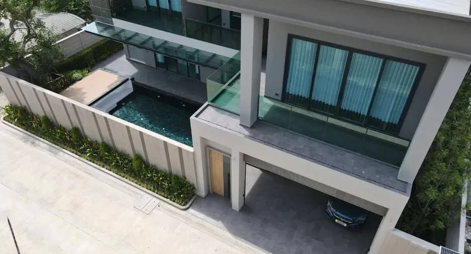 3 Bedroom (395 m²)