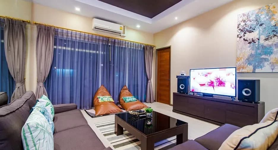 Three Bedroom (160 m²)