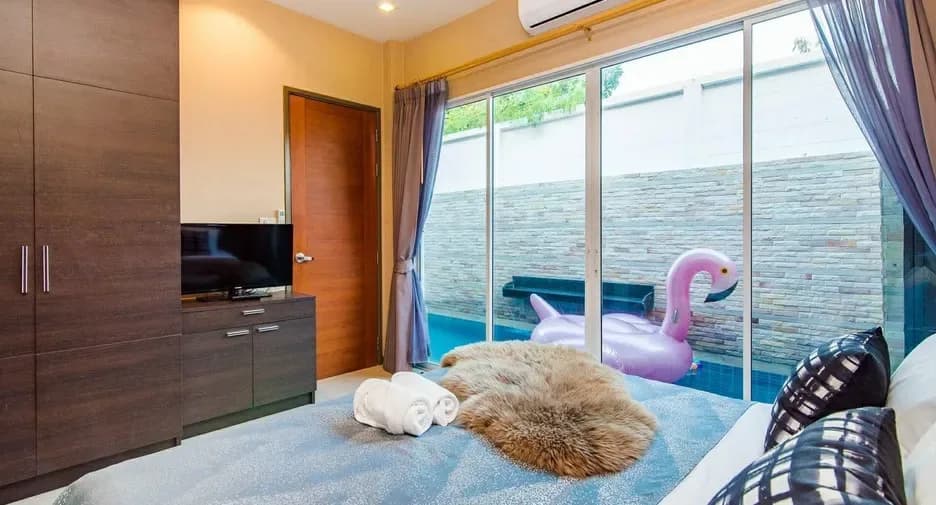 Three Bedroom (160 m²)