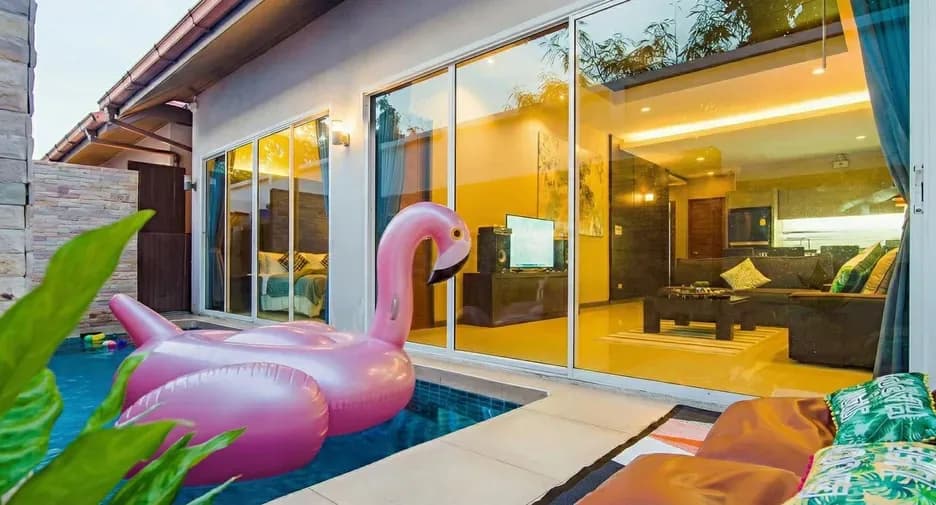Three Bedroom (160 m²)