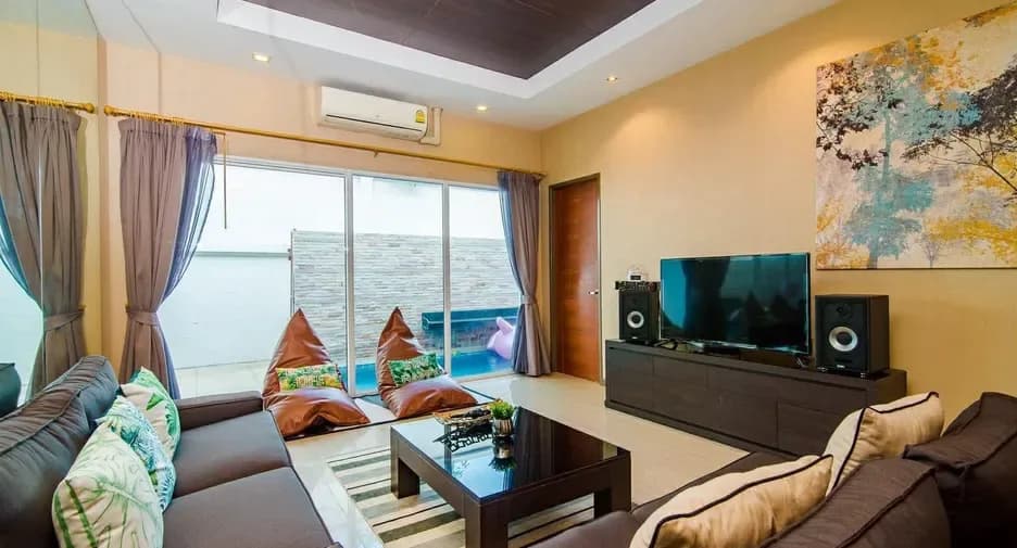 Three Bedroom (160 m²)