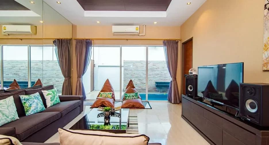 Three Bedroom (160 m²)