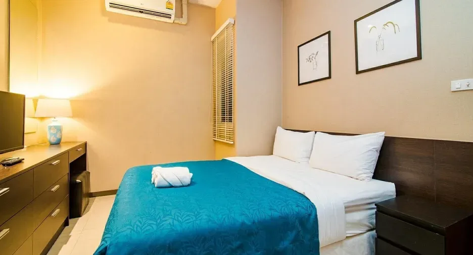 Three Bedroom (160 m²)