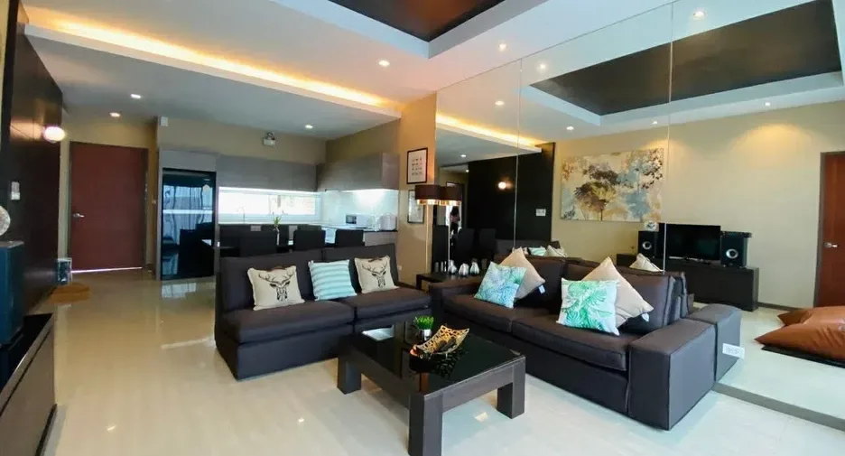 Three Bedroom (160 m²)