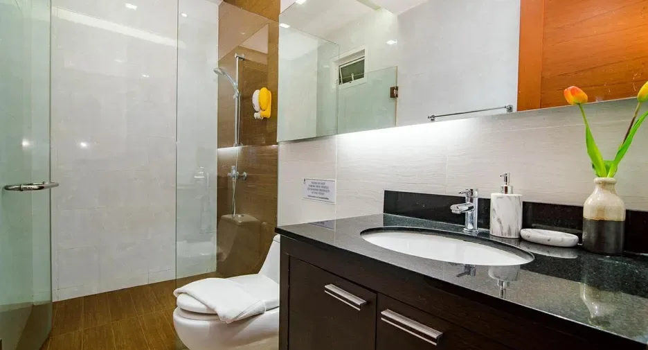 Three Bedroom (160 m²)