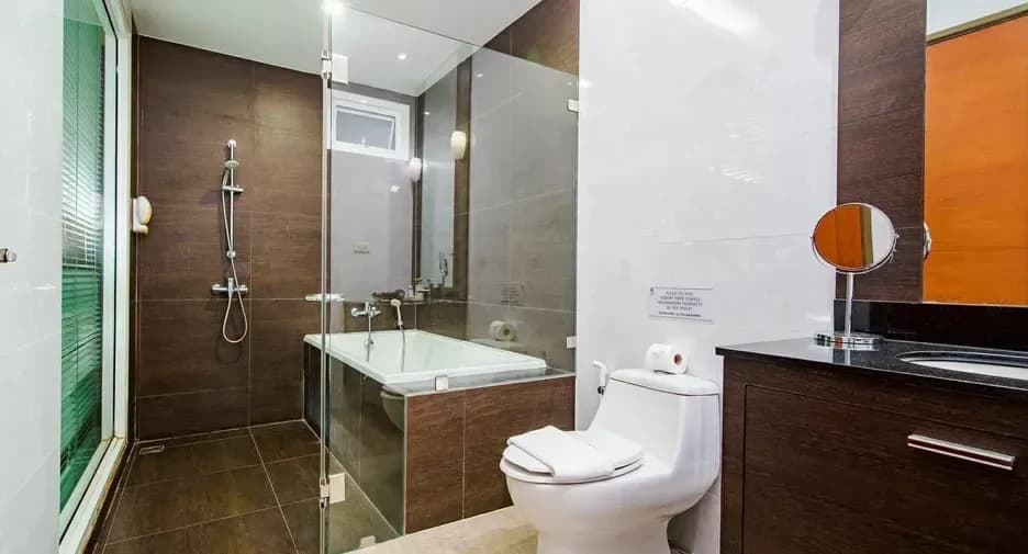 Three Bedroom (160 m²)