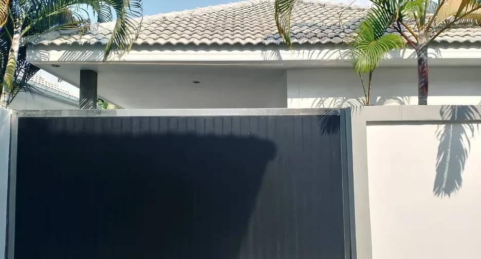 Three Bedroom (348 m²)