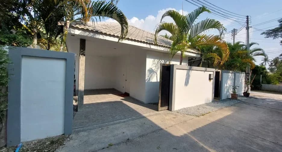 Three Bedroom (348 m²)