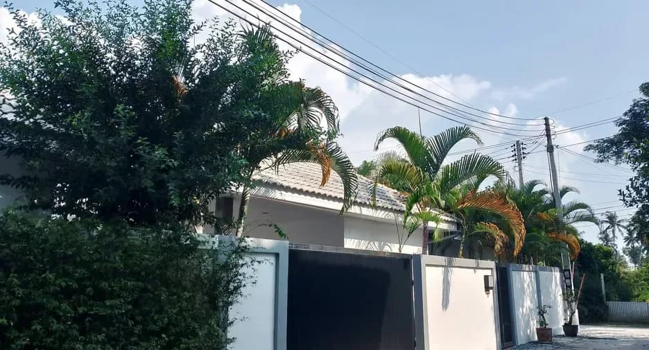 Three Bedroom (348 m²)