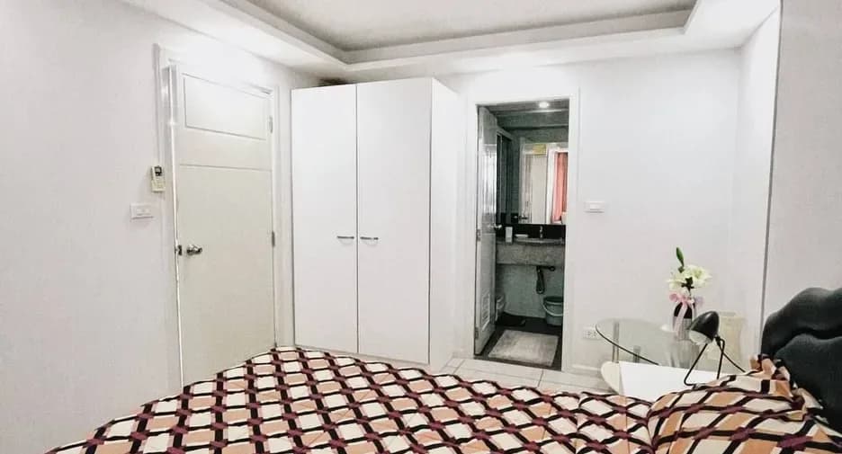 One Bedroom (42 m²)