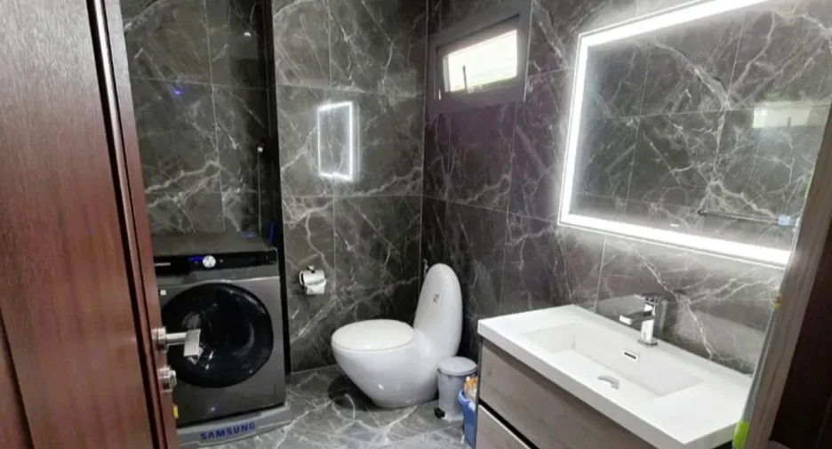 One Bedroom (120 m²)
