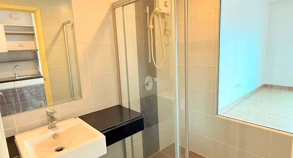 One Bedroom (32 m²)