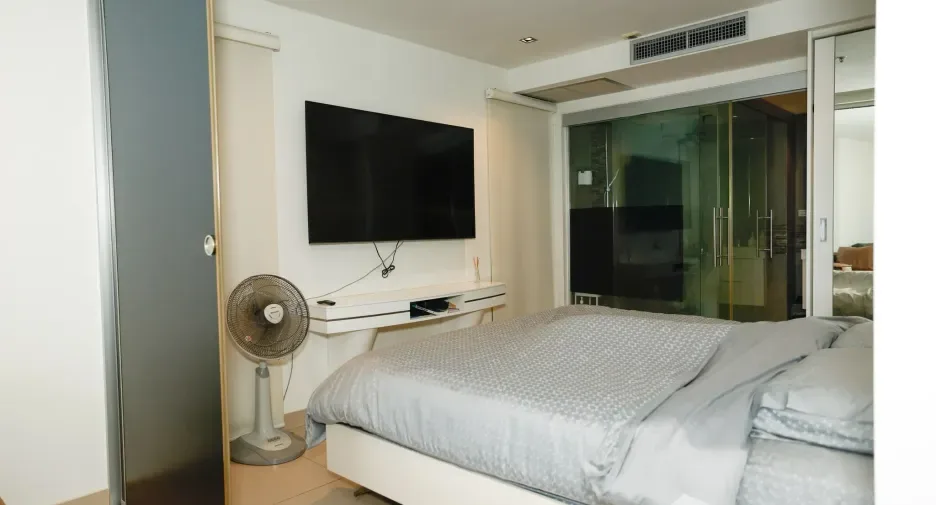 One Bedroom (67 m²)