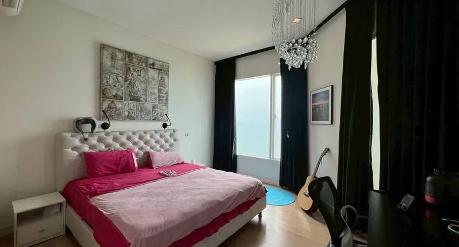 Three Bedroom (217 m²)