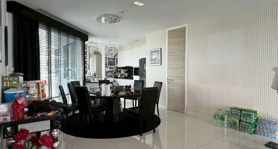 Three Bedroom (217 m²)